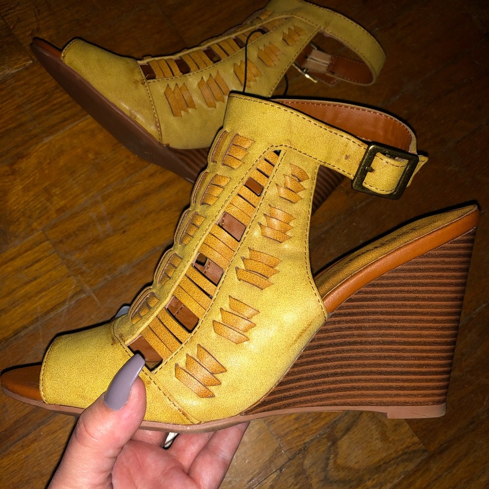 Women’s shoes
